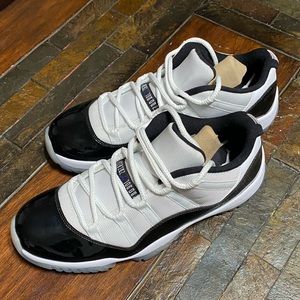 Pre-loved Air Jordan 11 Retro Low